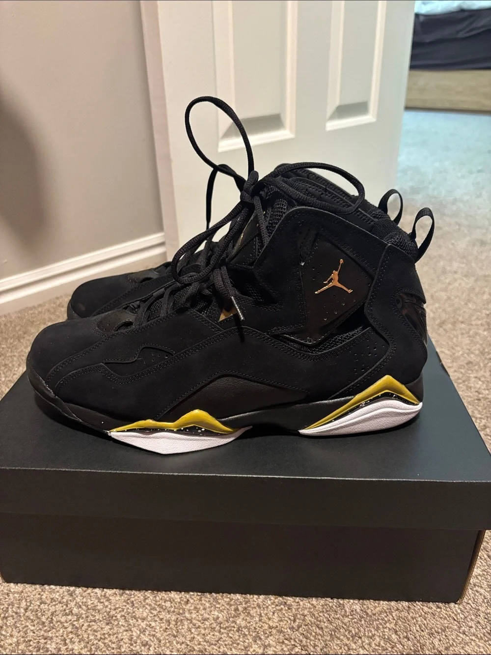 Men's Black and Yellow Basketball Sneakers